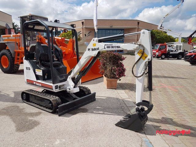 MF MINI ESCAVATORE BOBCAT o Simile ( 17 Quintali )